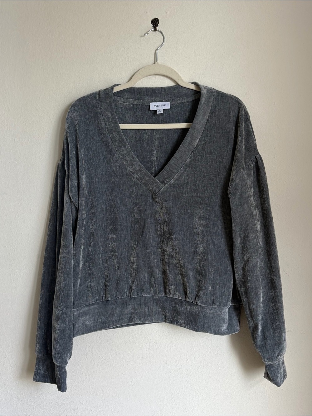 Evereve Philippa Velour Gray Pullover